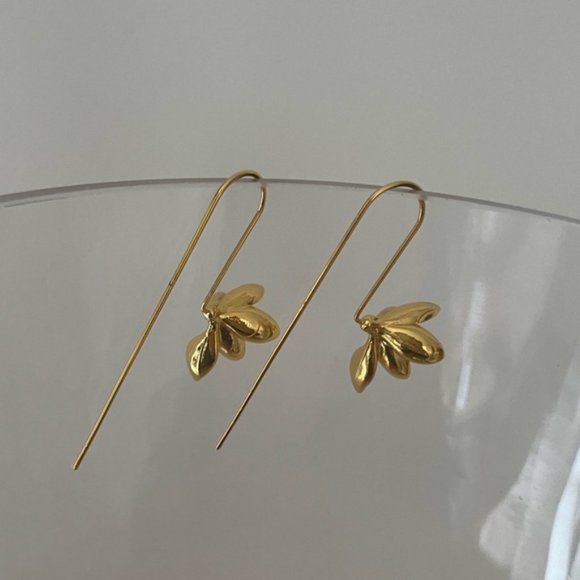 Anthropologie Gold Snowdrop Earrings - Picture 6 of 8